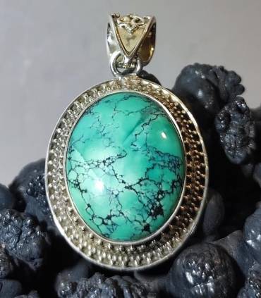 pendentif ethnique en argent et turquoise tibétaine