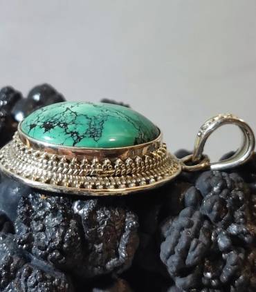 pendentif ethnique en argent et turquoise tibétaine