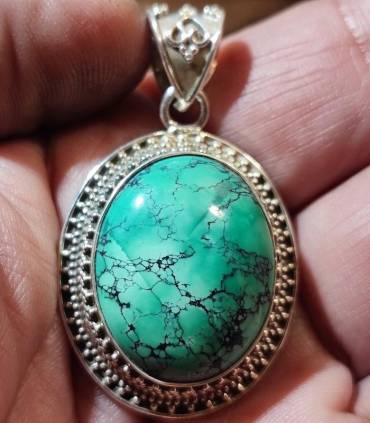 pendentif ethnique en argent et turquoise tibétaine