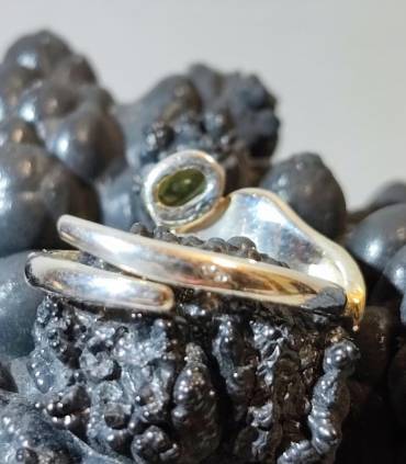 Bague vintage en argent et laiton pierre naturelle péridot.