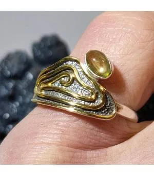 Bague vintage en argent et laiton pierre naturelle péridot.