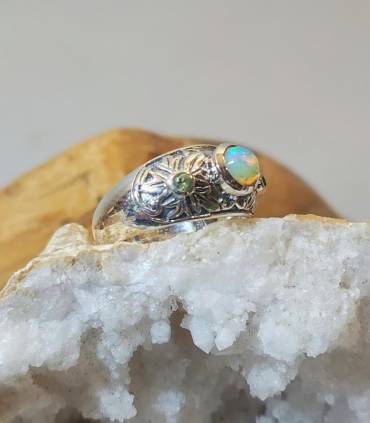 Bague argent style ancien pierres naturelles opale et tourmaline.