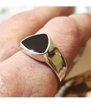 Bague moderne chevalière homme onyx noir