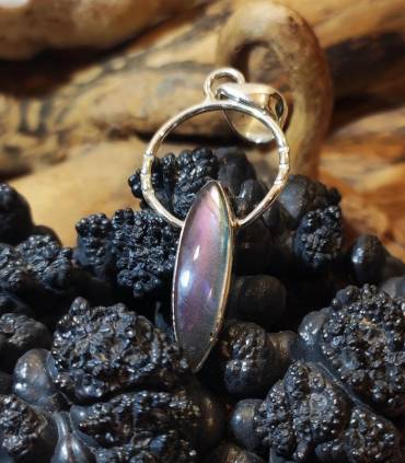 pendentif ethnique argent et labradorite violette.