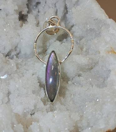 pendentif ethnique argent et labradorite violette.