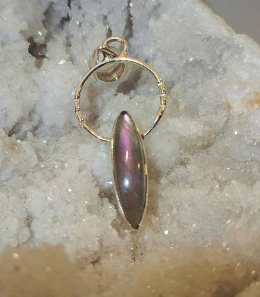 pendentif ethnique argent et labradorite violette.