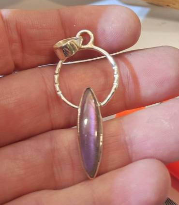 pendentif ethnique argent et labradorite violette.