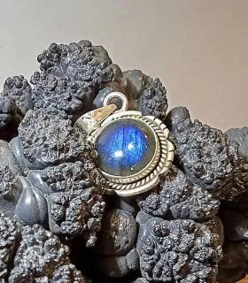 Pendentif Vividha-Raag – Argent 925 & Labradorite
