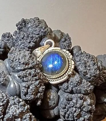 Pendentif Vividha-Raag – Argent 925 & Labradorite