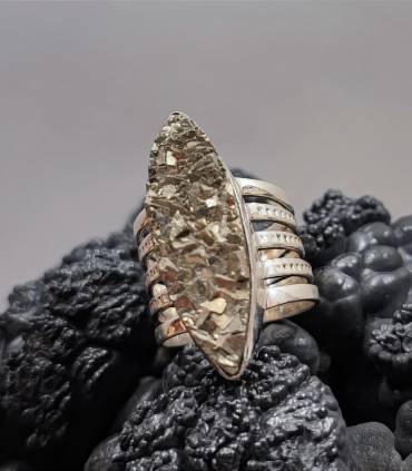 bague ethnique en argent et pierre naturelle de pyrite