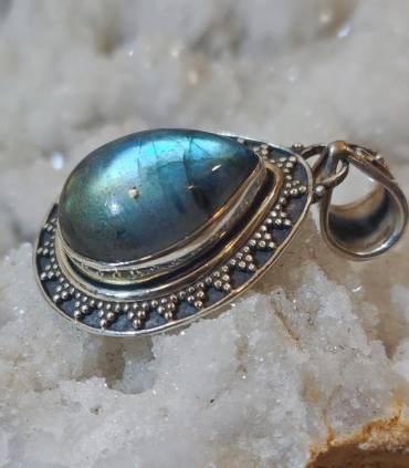 pendentif indien en argent et pierre naturelle de labradorite