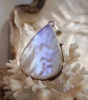pendentif créateur argent nacre naturelle.