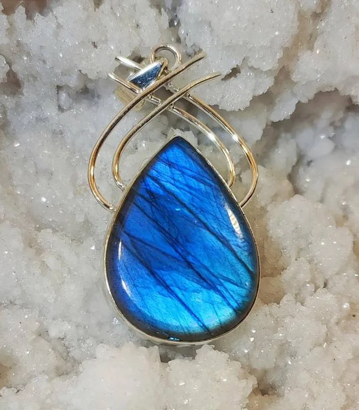 Pendentif Tāraksha – Argent 925 & Labradorite