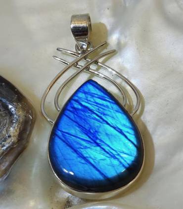 Pendentif blue galaxie en argent et labradorite