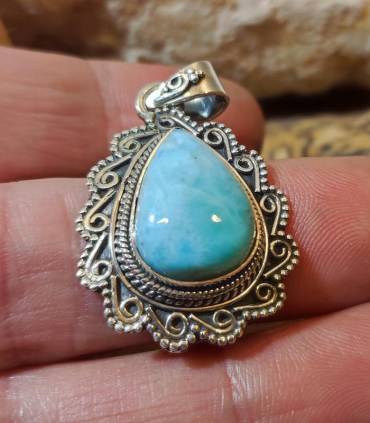 Pendentif ethnique en argent et pierre naturelle de LARIMAR