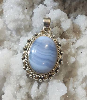 pendentif ethnique en argent et pierre naturelle agate blue lace.