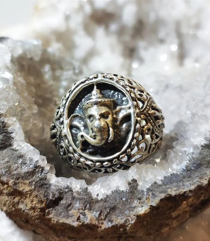 Chevalière argent bague hindou avec Ganesh