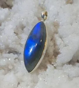 Pendentif Pravaahi – Argent 925 & Labradorite