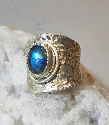 Bague Neelanjana – Argent 925 martelé & Labradorite bleue