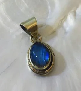 Pendentif labradorite bleue laiton