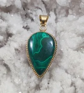 Pendentif malachite en laiton