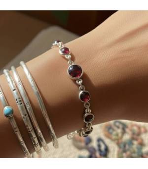 Bracelet artisanal indien en argent et grenat