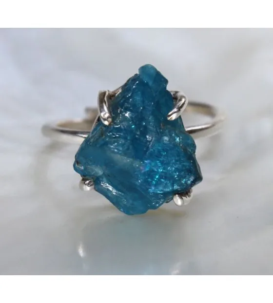 Bague ethnique bijoux argent griffe pierre bleue apatite Bague ethnique bijoux argent griffe pierre bleue apatite