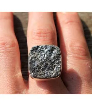 Bague argent ajustable pierre brute de biotite shantilight
