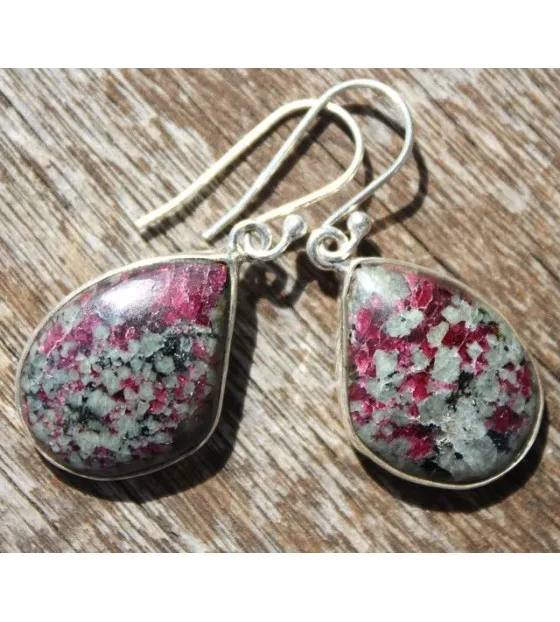 Bijoux ethniques boucles pierres naturelles rubis quartz shantilight Bijoux ethniques boucles pierres naturelles rubis quartz shantilight