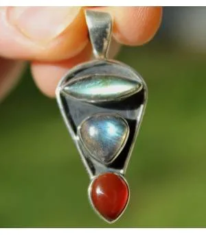 Pendentif tribal argent 925 oxydé trio de pierres labradorite et goutte cornaline