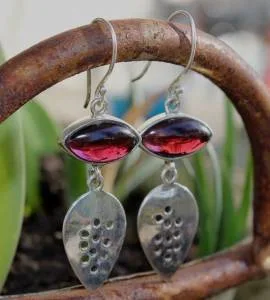 Boucles d'oreilles ethniques bijoux pierres naturelles grenat shantilight