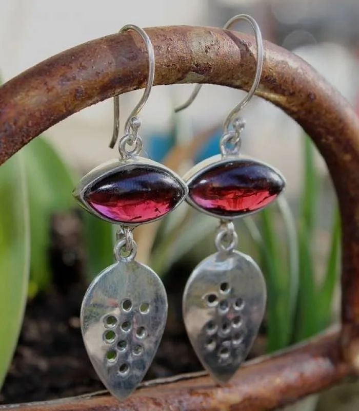Boucles d'oreilles ethniques bijoux pierres naturelles grenat shantilight
