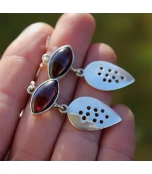 Boucles d'oreilles ethniques bijoux pierres naturelles grenat shantilight