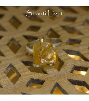 Bague ethnique en argent sertissage griffe citrine brute Shantilight