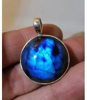 Pendentif Tārā Jyoti – Argent 925 & Labradorite