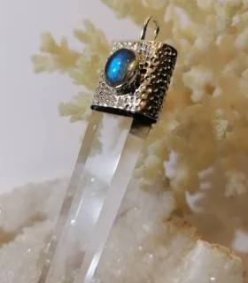 Pendentif Nila Darpana – Argent 925 martelé & Labradorite bleue
