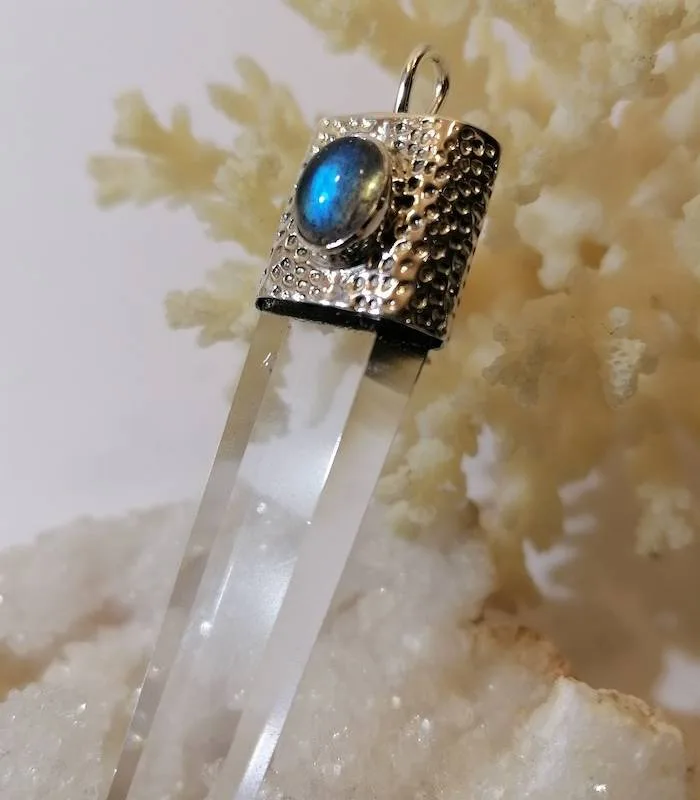 Pendentif Nila Darpana – Argent 925 martelé & Labradorite bleue