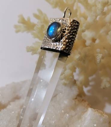 Pendentif cristal prisme argent martelé labradorite bleue Shantilight