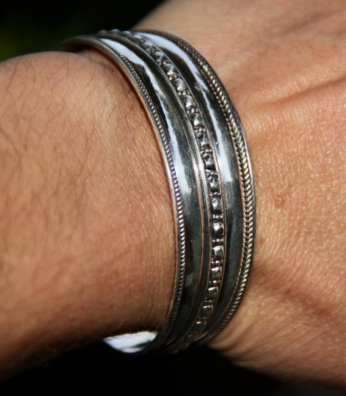 Bracelet argent tribal indien B240. Gujarat, Inde du nord-ouest. - Under  the Bo