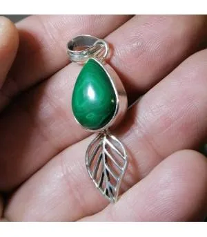 Pendentif en argent bijoux feuillage pierre naturelle malachite