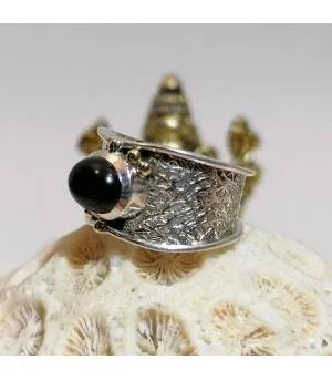 Bague ethnique mixte en argent pierre d'onyx noire.