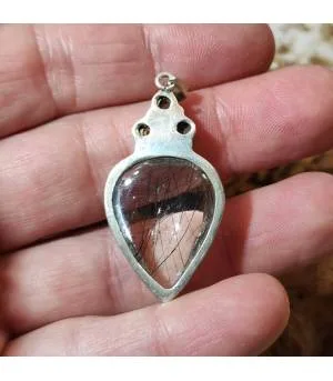 pendentif ethnique grenat et quartz tourmaline