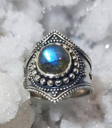 Bague ethno tribale en argent et pierre naturelle de labradorite Shantilight
