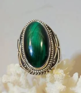 Bague ethnique en argent et pierre naturelle de malachite.