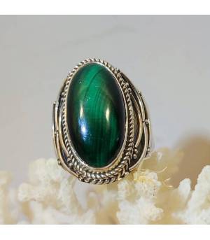 Bague ethnique en argent et pierre naturelle de malachite.