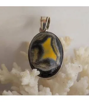 Pendentif ethnique en argent et pierre de jaspe bourdon.