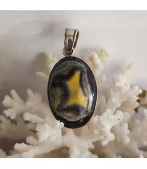 Pendentif ethnique en argent et pierre de jaspe bourdon.