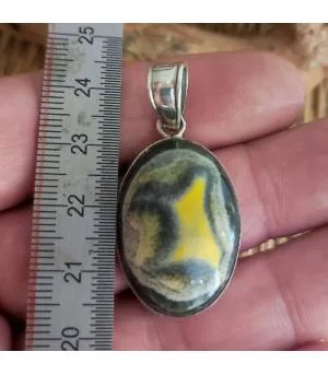 Pendentif ethnique en argent et pierre de jaspe bourdon.