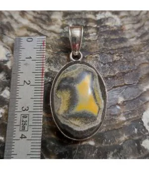 Pendentif ethnique en argent et pierre de jaspe bourdon.