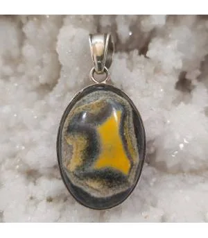 Pendentif ethnique en argent et pierre de jaspe bourdon.